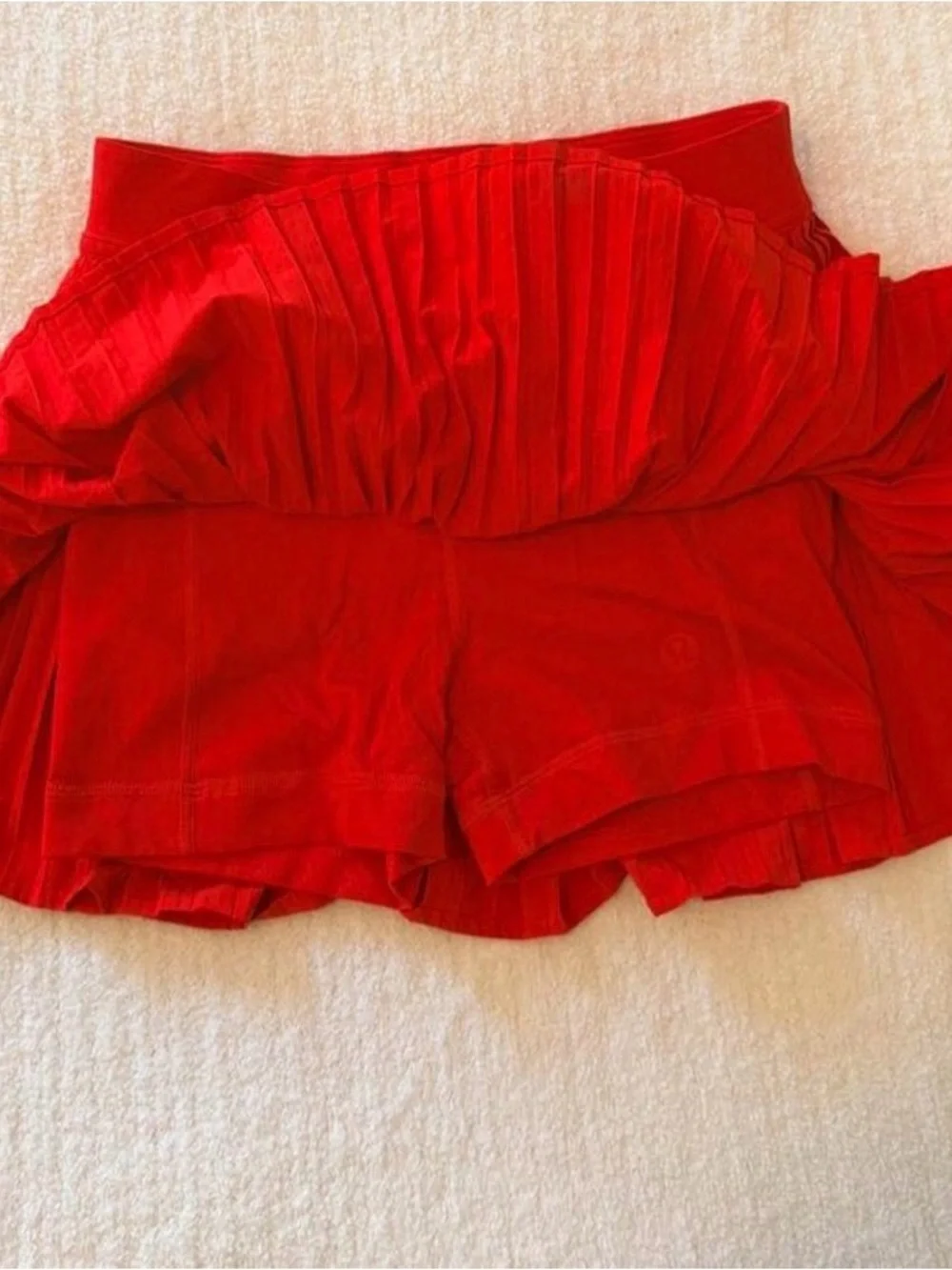 Lululemon repleat skirt red size 4